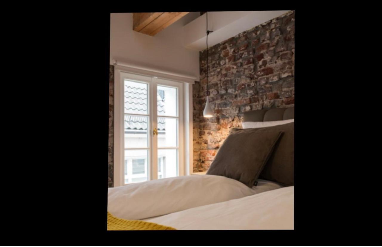 Square Rooms 20 Dusseldorf Bagian luar foto