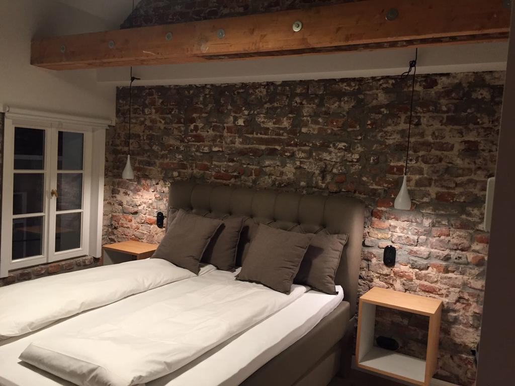 Square Rooms 20 Dusseldorf Bagian luar foto